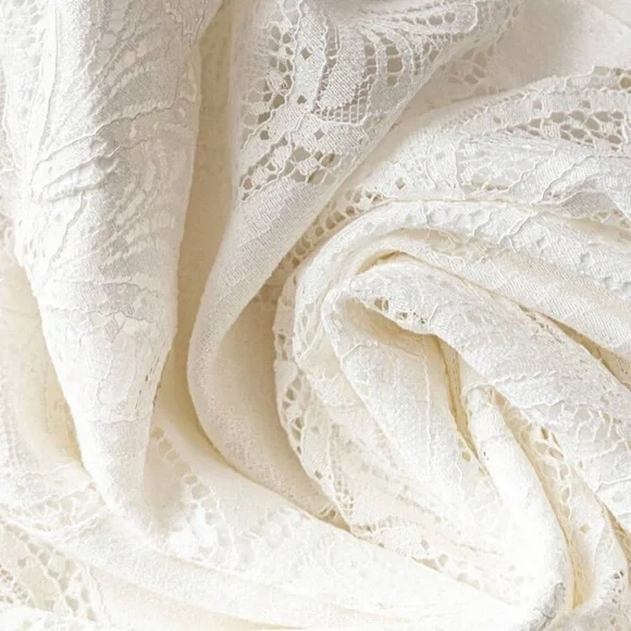 💟 PLUS Lace Dress 💟 - Picture 4 of 11